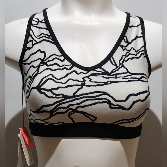 Other - Women's sports bra i'm reversible